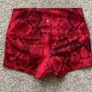 Lululemon booty shorts